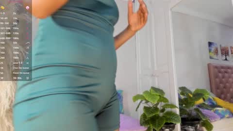 Snapshot of cardykambell chatting on 09.24.25 cardykambell online show from 09.24.25