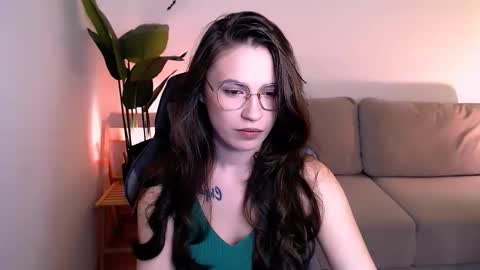 Snapshot of care_sensual chatting on 09.09.25 Mary online show from 09.09.25