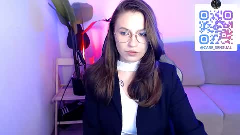 Snapshot of care_sensual chatting on 09.30.25 Mary online show from 09.30.25