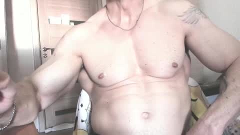 Snapshot of carin_the_body chatting on 09.08.25 Laz online show from 09.08.25