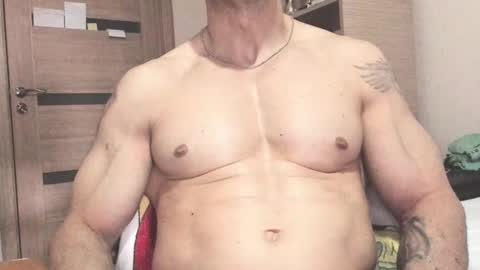 Snapshot of carin_the_body chatting on 09.11.25 Laz online show from 09.11.25