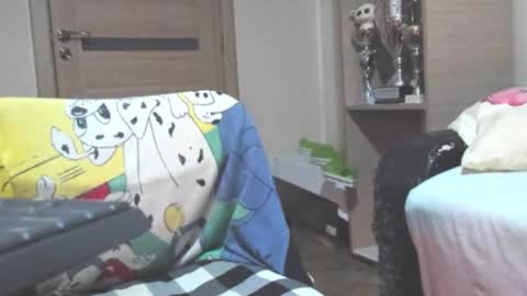 Snapshot of carin_the_body chatting on 11.30.25 Laz online show from 11.30.25