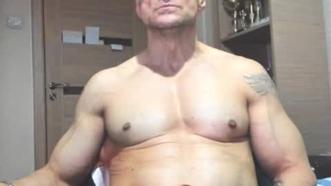 Snapshot of carin_the_body chatting on 12.18.25 Laz online show from 12.18.25