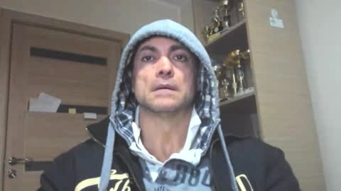 Snapshot of carin_the_body chatting on 01.12.26 Laz online show from 01.12.26