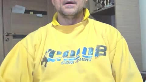 Snapshot of carin_the_body chatting on 02.01.26 Laz online show from 02.01.26