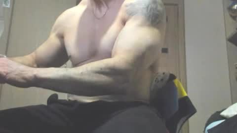 Snapshot of carin_the_body chatting on 02.13.26 Laz online show from 02.13.26