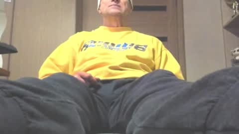 Snapshot of carin_the_body chatting on 02.18.26 Laz online show from 02.18.26