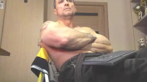 Snapshot of carin_the_body chatting on 02.22.26 Laz online show from 02.22.26