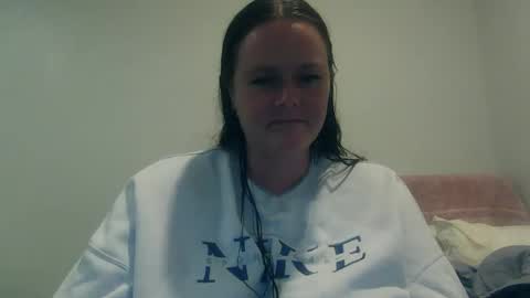 Snapshot of carinabro10 chatting on 10.07.25 carinabro10 online show from 10.07.25