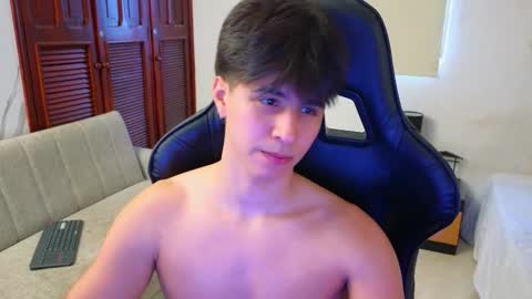 Snapshot of carl_dixon chatting on 01.05.26 carl_dixon online show from 01.05.26