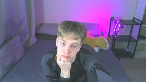 Snapshot of carl_kvirrr chatting on 12.17.24 Carl online show from 12.17.24