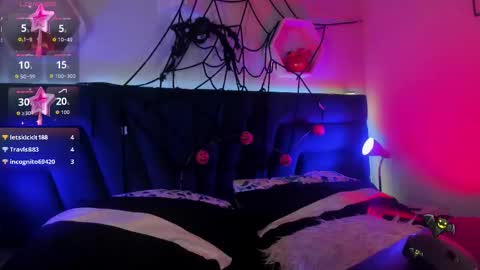 Snapshot of carla_rosee chatting on 10.31.25 carla online show from 10.31.25