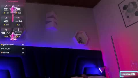 Snapshot of carla_rosee chatting on 12.01.25 carla online show from 12.01.25