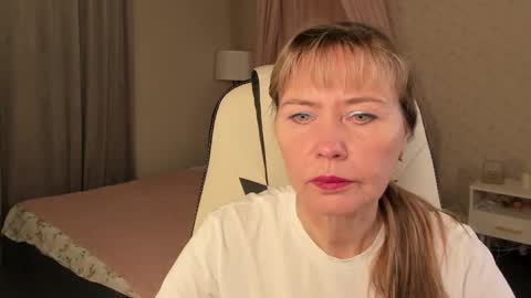 Snapshot of carla_vogue chatting on 11.05.25 Carla Vogue online show from 11.05.25