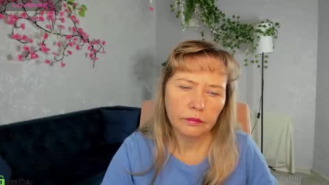 Snapshot of carla_vogue chatting on 11.28.25 Carla Vogue online show from 11.28.25