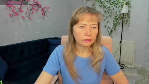 Snapshot of carla_vogue chatting on 11.29.25 Carla Vogue online show from 11.29.25