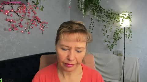 Snapshot of carla_vogue chatting on 11.30.25 Carla Vogue online show from 11.30.25