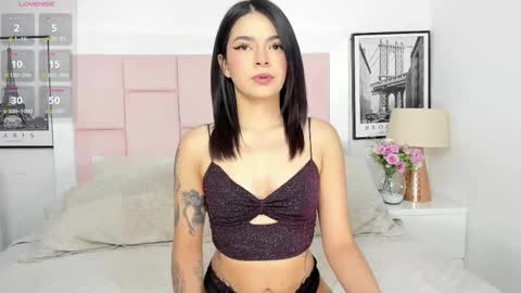 Snapshot of carlajaeger chatting on 02.12.25 carla online show from 02.12.25