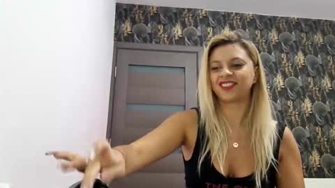 Snapshot of carlastacefun chatting on 10.08.25 CarlaStaceFun online show from 10.08.25