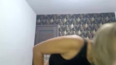 Snapshot of carlastacefun chatting on 10.28.25 CarlaStaceFun online show from 10.28.25