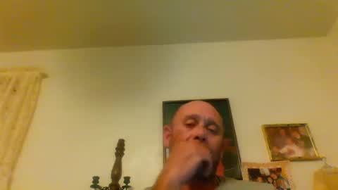 Snapshot of carldhammers chatting on 10.12.25 carldhammers online show from 10.12.25