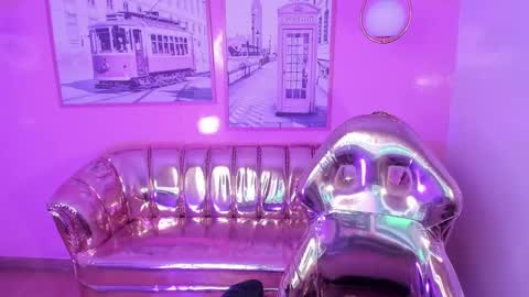 Snapshot of carlie_mayer chatting on 01.25.25 CARLYE online show from 01.25.25