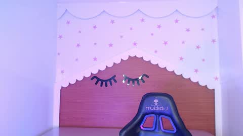 Snapshot of carlie_mayer chatting on 10.27.25 CARLYE online show from 10.27.25