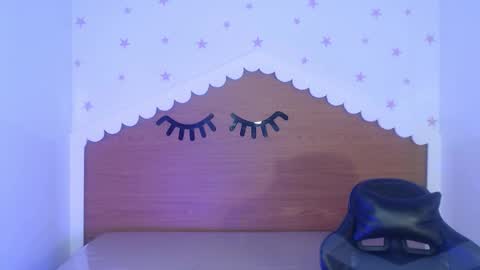 Snapshot of carlie_mayer chatting on 12.20.25 CARLYE online show from 12.20.25