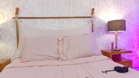 Snapshot of carline_jones chatting on 02.20.26 Carline online show from 02.20.26