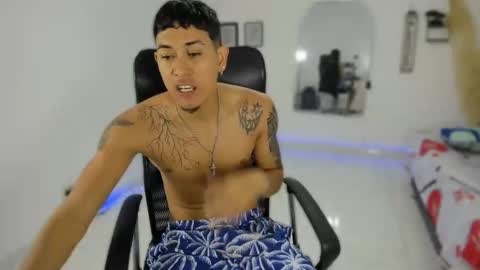 Snapshot of carlitosex09 chatting on 11.10.25 master online show from 11.10.25