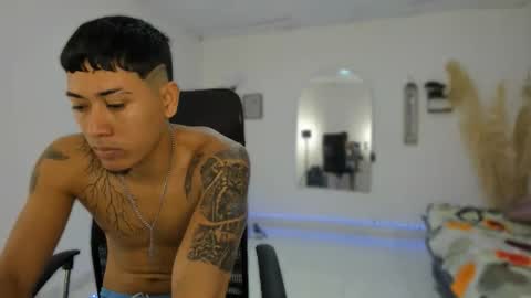 Snapshot of carlitosex09 chatting on 11.14.25 master online show from 11.14.25