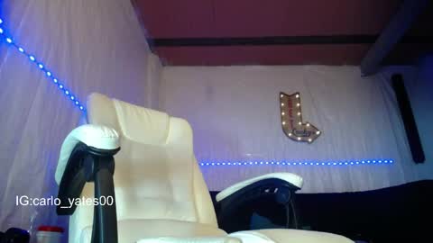 Snapshot of carlo_yates27 chatting on 05.01.26 carlo yates thx for help me to reach 100 thumps up online show from 05.01.26
