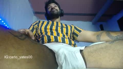 Snapshot of carlo_yates27 chatting on 05.06.26 carlo yates thx for help me to reach 100 thumps up online show from 05.06.26