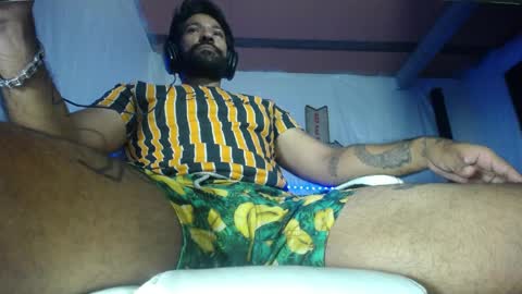 Snapshot of carlo_yates27 chatting on 05.23.26 carlo yates thx for help me to reach 100 thumps up online show from 05.23.26