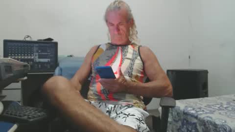 Snapshot of carlos2557 chatting on 02.17.26 carlos online show from 02.17.26