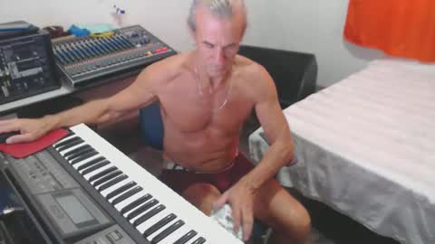 Snapshot of carlos2557 chatting on 03.03.26 carlos online show from 03.03.26