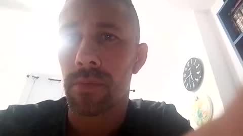 carloscadiz11 online show from 12.15.25