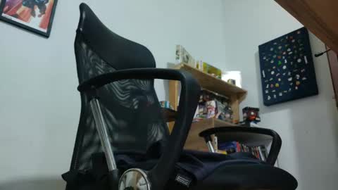 Snapshot of carlostraboo chatting on 11.13.25 Carlostraboo on of online show from 11.13.25