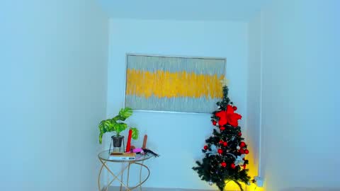 Snapshot of carlota_peach chatting on 12.27.24 Andrea online show from 12.27.24