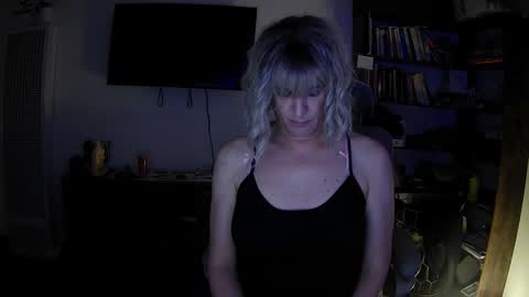 Snapshot of carlsgood chatting on 01.01.25 Samantha Foxey online show from 01.01.25