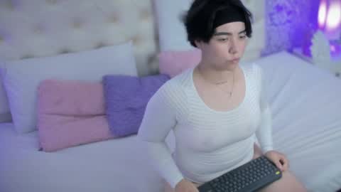 Snapshot of carly_lopez18 chatting on 04.10.26 carly_lopez18 online show from 04.10.26