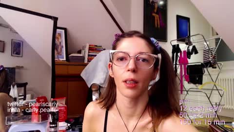 Carly Pearls online show from 01.05.25