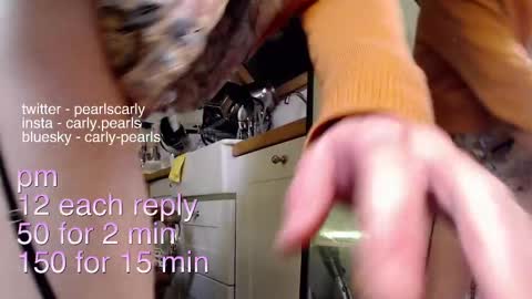 Carly Pearls online show from 03.03.25