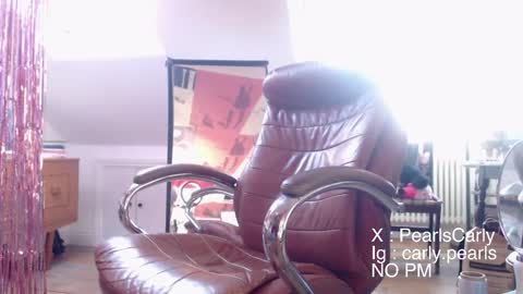 Snapshot of carlypearls chatting on 03.19.26 Carly Pearls online show from 03.19.26