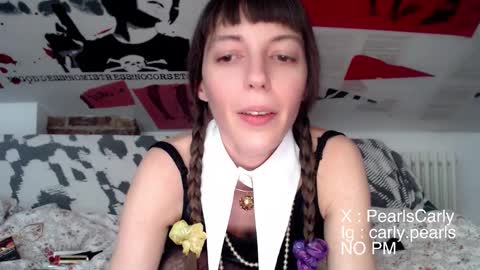 Snapshot of carlypearls chatting on 03.25.26 Carly Pearls online show from 03.25.26
