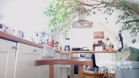 Snapshot of carlypearls chatting on 04.07.26 Carly Pearls online show from 04.07.26