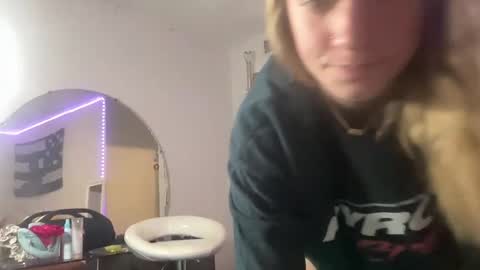 carlyy13 online show from 12.25.24