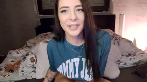 Snapshot of carmen_monroe chatting on 03.10.25 Luci online show from 03.10.25