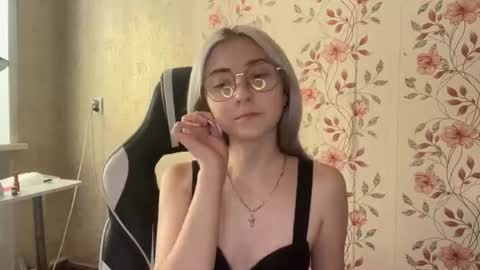 Snapshot of carmenlavelli chatting on 07.01.26 Elina online show from 07.01.26
