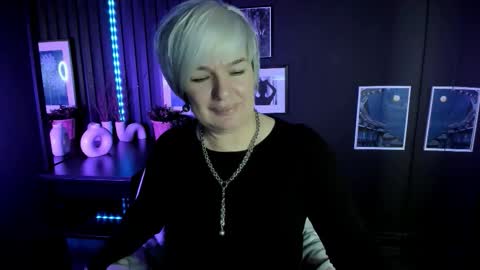 Snapshot of carmensoft chatting on 11.14.25 Carmen online show from 11.14.25